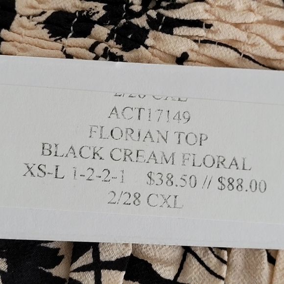 ASTR The Label Florian Square Neck Puff Sleeve Top S - Picture 9 of 9